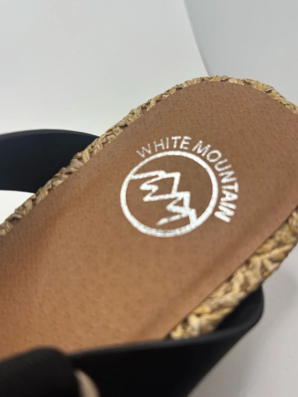 White Mountain Ataps Wedge Sandal Size 9.5 NWT